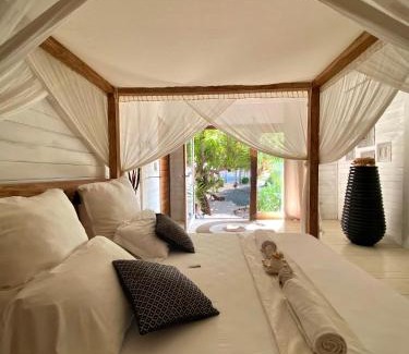 Thulusdhoo Island Casa | Samura Maldives Guest House Thulusdhoo