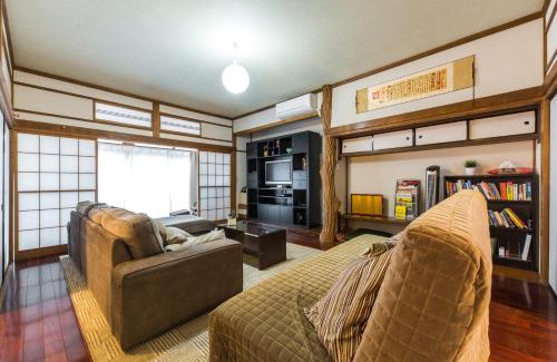 Nakano Casa | Samurai House - Large Family House, West Shinjuku