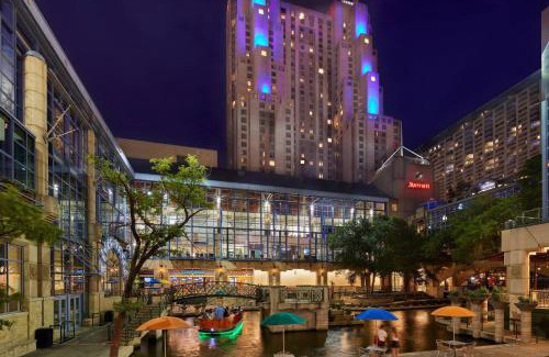 Downtown San Antonio Hotel | San Antonio Marriott Rivercenter on the River Walk