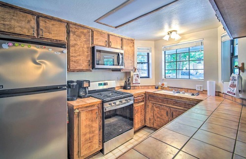 Arrowbear Lake Cabina | San Bernardino Mtn Retreat w/ Furnished Deck