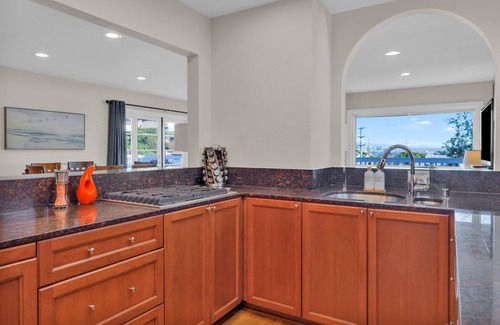 Loma Portal Casa | San Diego 2BD with Downtown Views, Deck & BBQ!