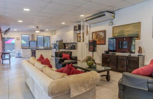 La Libertad Casa | San Diego Beach House, near La Lib and Surf City