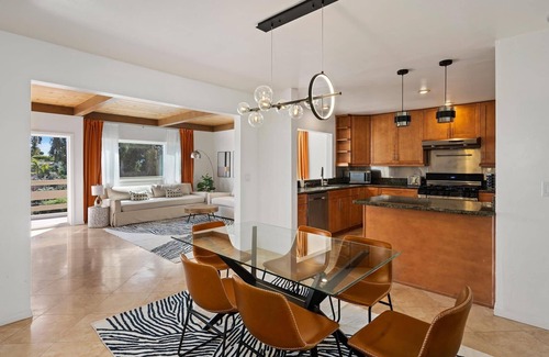 Loma Portal Casa | San Diego Coastal Home With Downtown Views! 5 Bedroom Home by RedAwning