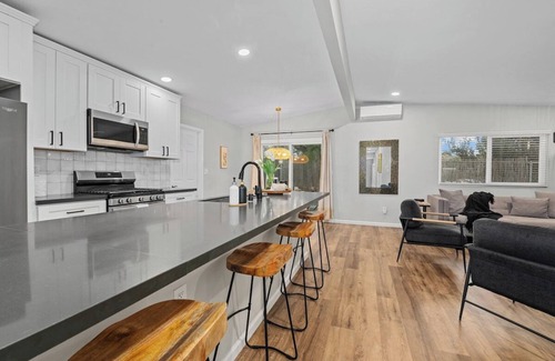 Fairmount Park Casa | San Diego Getaway | Close to Zoo & Dining