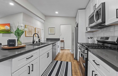 Fairmount Park Casa | San Diego Getaway | Close to Zoo & Dining