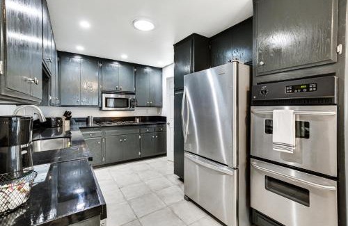 Spring Valley Casa | San Diego Home AC, Hot Tub, Covered Patio and BBQ