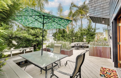South Mission Beach Casa | San Diego Home with Deck Walk to Mission Beach!