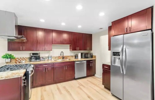 La Presa Casa | San Diego Lakeview Paradise: Heated Pool & Spa!