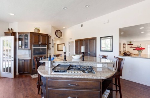 El Cajon Casa | *San Diego Oasis* Sunrise Views Pool Spa Sleeps 13
