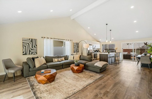 Bay Ho Casa | San Diego Retreat w/ Hot Tub Near Beach & Downtown