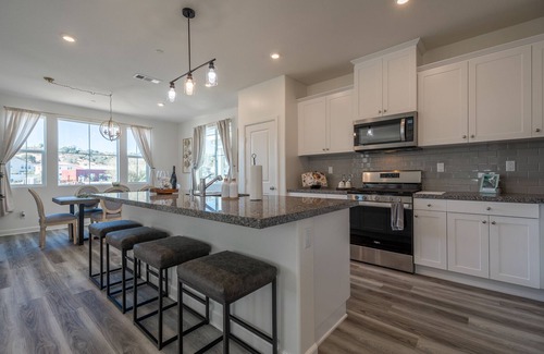 Valley Center Casa | San Diego style retreat awaits you.