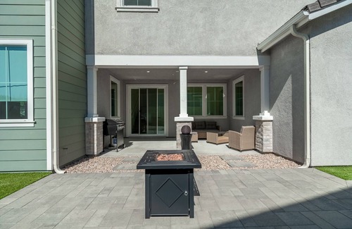 Valley Center Casa | San Diego style retreat awaits you.