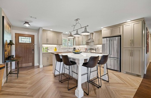 Georgetown Casa | SAN GABRIEL RIVER Retreat WATERFRONT Panoramic View, PRIVATE POOL, Pet Friendly!