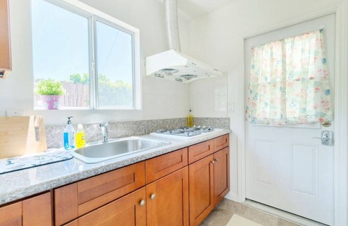 San Gabriel Casa | San Gabriel Studio Suite: Comfy Queen Bed, Fast Internet Connection, and Your Own Parking Spot.