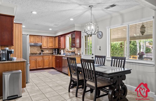 Northeast Heights Casa | San Gabriel Stunner - An Irvie Home