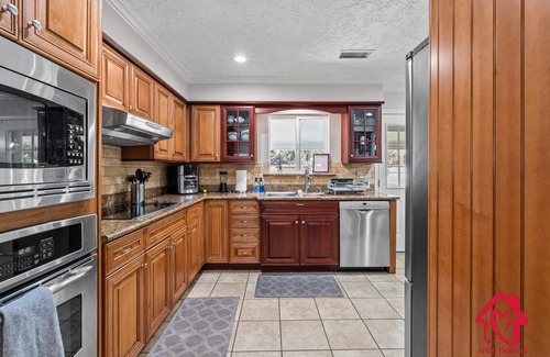 Northeast Heights Casa | San Gabriel Stunner - An Irvie Home