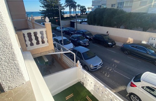 Coveta Fuma Chalet De Esquí | San Juan beach, white house( primera linea playa San Juan, Alicante)