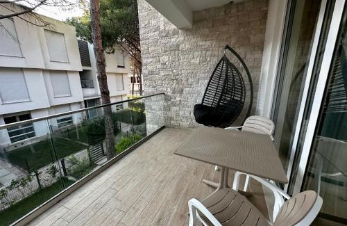 Ishem Apartamento | San Pietro Apartment Lalez