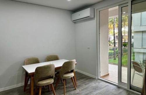 Ishem Apartamento | San Pietro Apartment Lalez