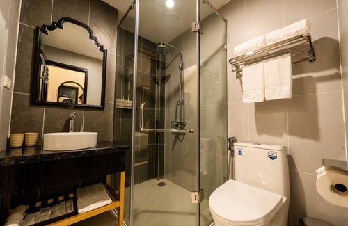 Trung Hoa Nhan Chinh Hotel | San Quinze Hanoi Hotel