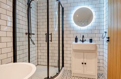 East Dereham Casa | Sanabrin and Little Brin