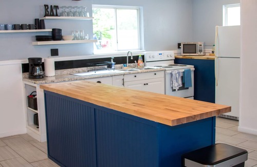 Riverside Casa | Sanctuary by the Shore, Unique Stay With Hot Tub by Lake MI