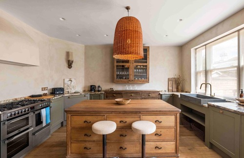 Shoreham-by-Sea Casa | Sanctuary House with Parking | By My Getaways