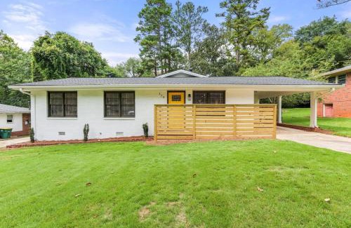 Athens Casa | Sanctuary on Sherwood with a Backyard Oasis!