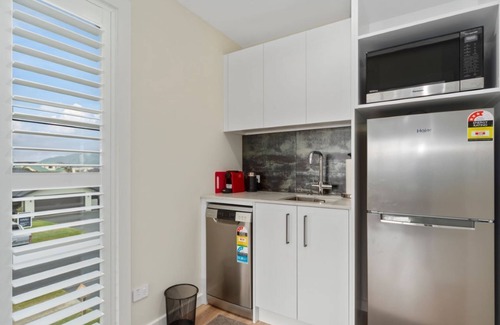 Nukuhau Casa | Base: 6 Extra: $30 25 Penny Grove