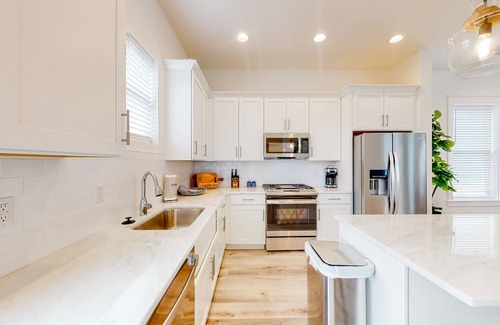 Silver Sands Casa | Sand and Sunshine | House in Panama City Beach near the beach with balcony