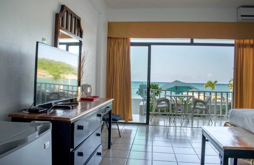 Ocho Rios Hotel | Sand And Tan Beach Hotel