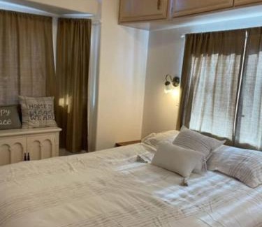 Smith River Casa | Sand Castle - Ocean Cabin 25 W Private Jacuzzi