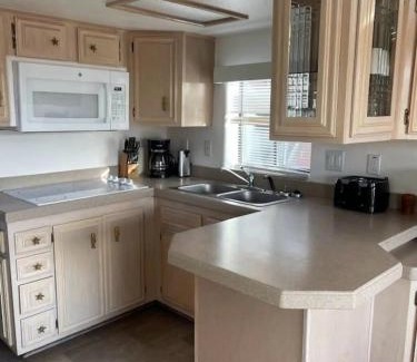 Smith River Casa | Sand Castle - Ocean Cabin 25 W Private Jacuzzi