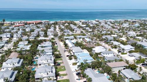 Holmes Beach Casa | Sand Dollar (AMIA)