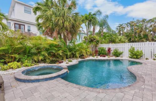 Holmes Beach Casa | Sand Dollar (AMIA)