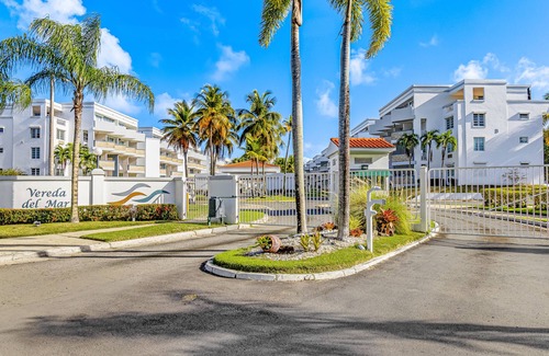 Zarzal Condominio | Sand Dollar Beachfront Condo! New upgrades, steps from the beach! Paradise!