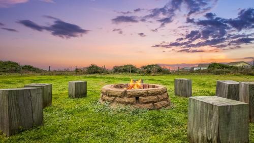 Crystal Beach Casa | Sand Dollar Beachside 3BR Retreat, Ocean Views, Firepit & Pet Friendly