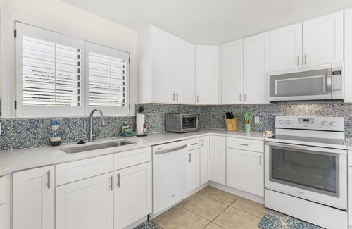Gulf Pines Casa | Sand Dollar Hideaway 4 Bedroom & 4 Bath Cottage with Guest House