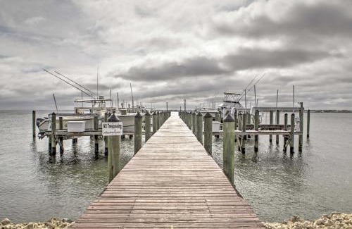Jensen Beach Casa | Sand Dollar Jenson Beach Home with Pool Access!