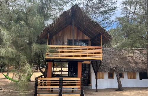 Pottuvil Division 2 Casa | Sand Dune Beach Resort & Surf Camp