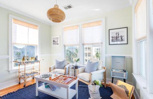 Isle of Palms Casa | Sand Dune Sea Shell by AvantStay Gorgeous 2 Home Rental w 12 BRs