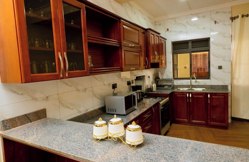 Entebbe Apartamento | Sand Grains Residences 001