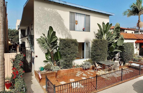 Belmont Shore Condominio | Sand, Sun & Second