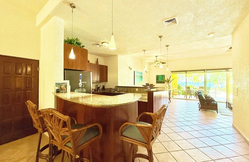 French Harbour Casa | Sand View Condo #5 @ Coral Sands , West Bay Beach