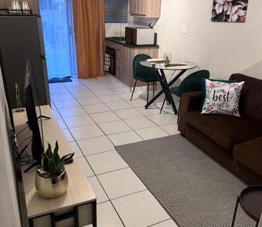 Edenvale Casa | Sandalion Cottage in Eden Glen, Johannesburg, SA