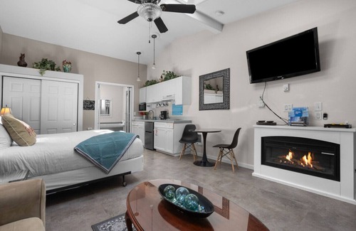 Cannon Beach Cabaña | Sandals Inn Spa Suite & Cabana: Steps to Beach | Dog-Friendly