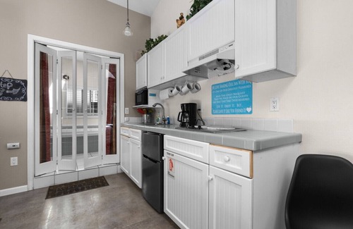 Cannon Beach Cabaña | Sandals Inn Spa Suite & Cabana: Steps to Beach | Dog-Friendly