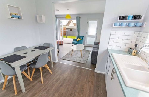 Braunton Cabaña | Sandbanks Sleeps 4 Beach Pass & 1 Dog