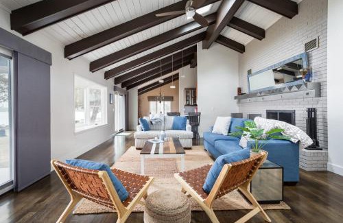 Cedar Casa | Sandbar Cedar Cottage on Lake Leelanau