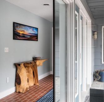 Cedar Casa | Sandbar Cedar Cottage on Lake Leelanau